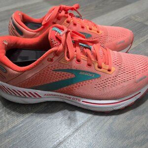 Brooks Adrenaline GTS 22 Coral